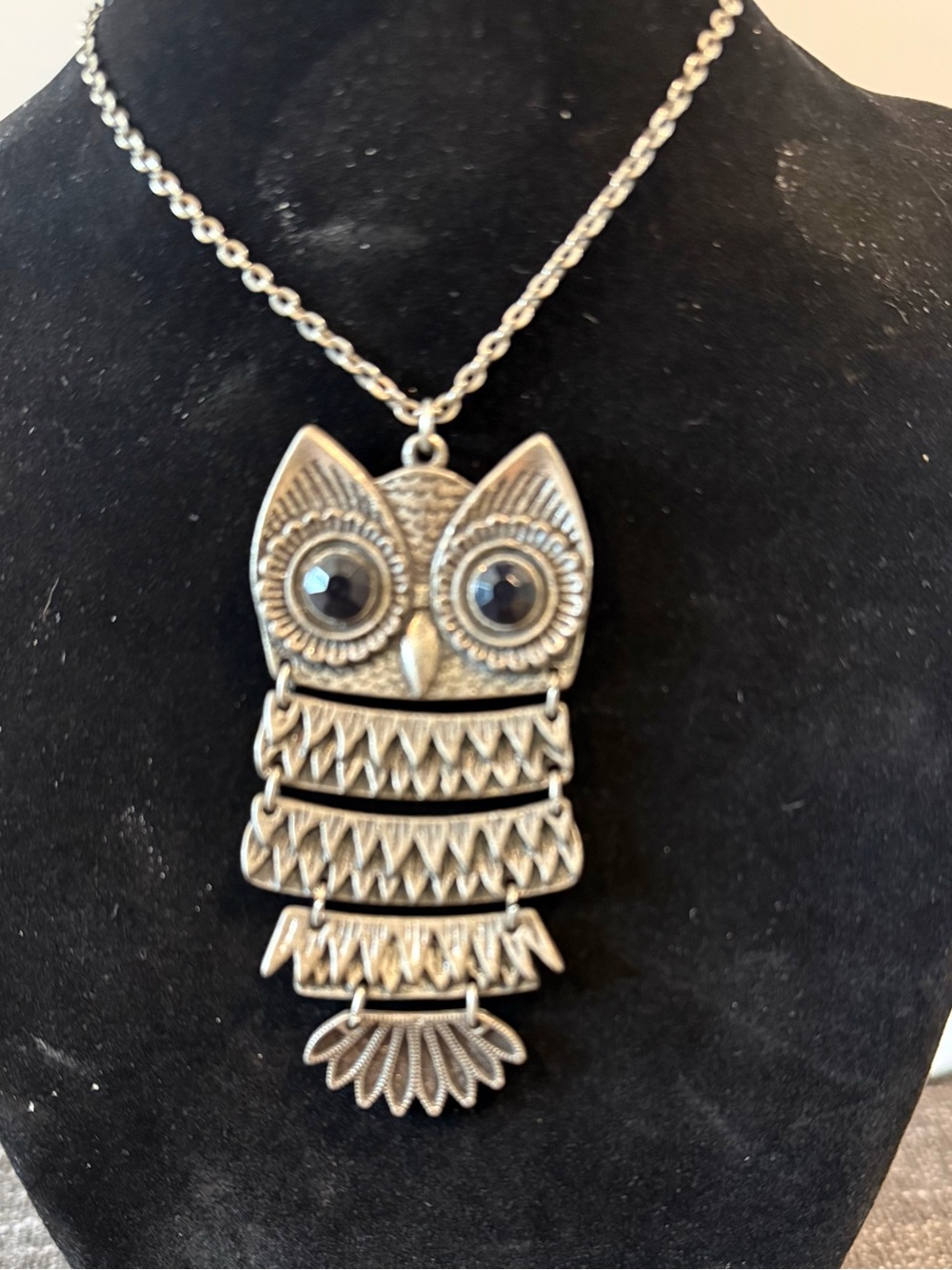 VINTAGE ARTICULATED OWL NECKLACE